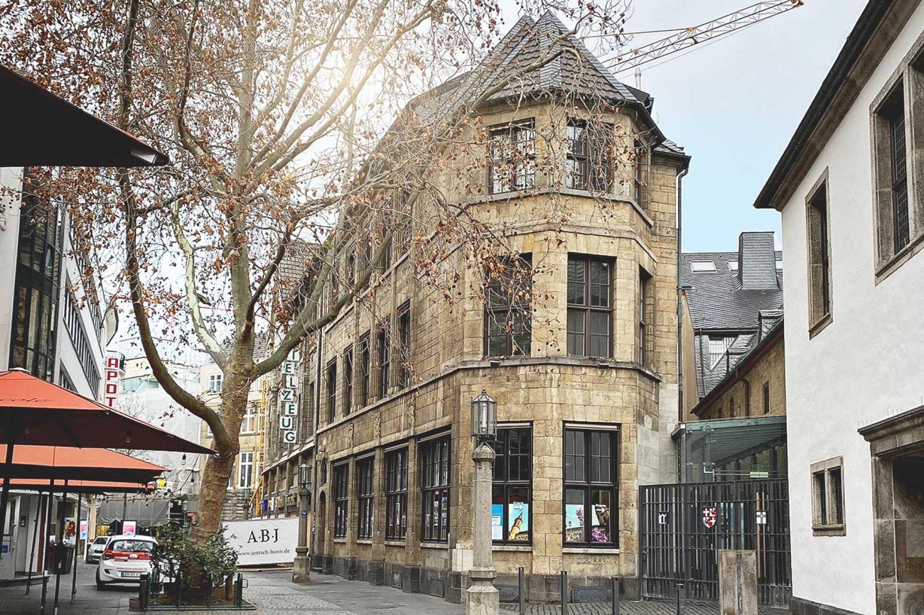 Aussenansicht Küsterhaus des Franziskanerordens Franziskaner Bonn Architekt Puppenkönig