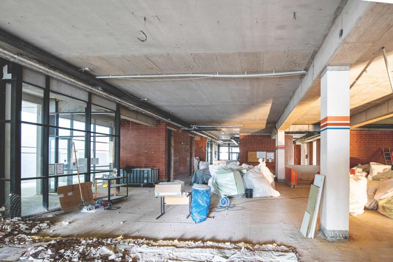 Sicht in das Foyer im April 2021 Foyer - Sanierung Gesamtschule Alfter Architekt Schulbau NRW Bonn