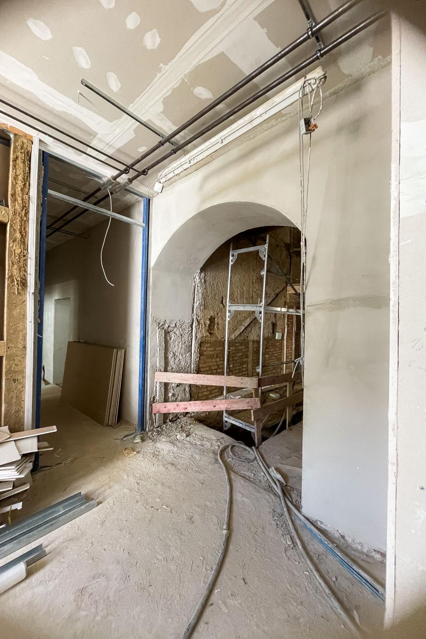Der neue Eingangsbereich mit Blick ins Treppenhaus Rathaus Blankenheim Sanierung Denkmalschutz