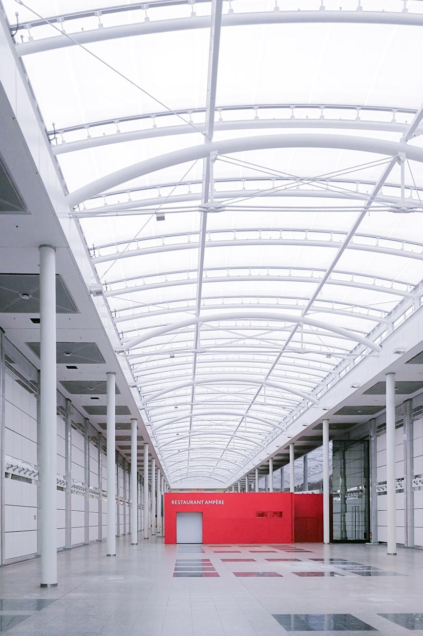 Messehalle Glasdach Erneuerung Foliendach Architekt